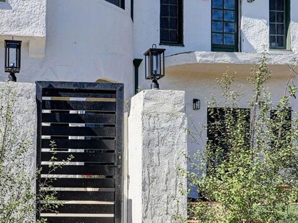 1801 S Sycamore Avenue, Los Angeles CA 90019