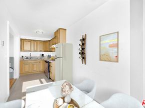 425 S Kenmore Avenue 104, Los Angeles CA 90020