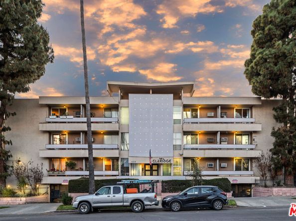 425 S Kenmore Avenue 104, Los Angeles CA 90020