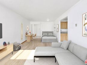 425 S Kenmore Avenue 104, Los Angeles CA 90020
