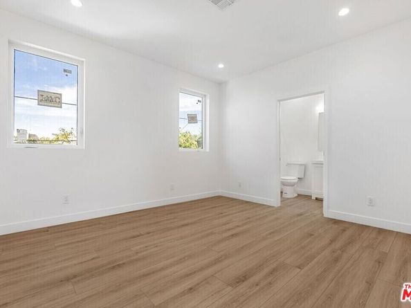 1955 Bonsallo Avenue, Los Angeles CA 90007