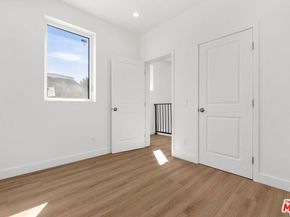 1955 Bonsallo Avenue, Los Angeles CA 90007