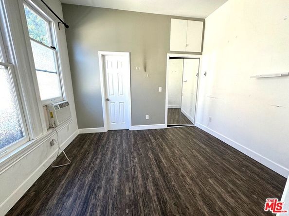 1955 Bonsallo Avenue, Los Angeles CA 90007