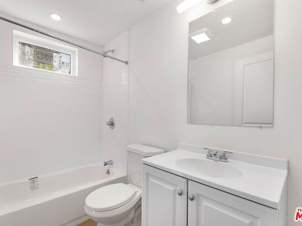 1955 Bonsallo Avenue, Los Angeles CA 90007