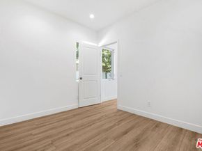 1955 Bonsallo Avenue, Los Angeles CA 90007