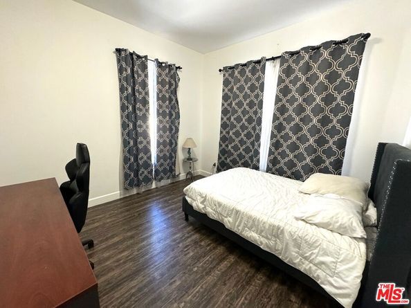 1955 Bonsallo Avenue, Los Angeles CA 90007