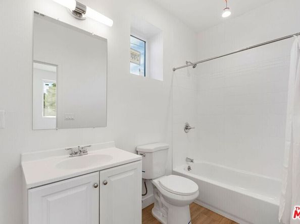 1955 Bonsallo Avenue, Los Angeles CA 90007