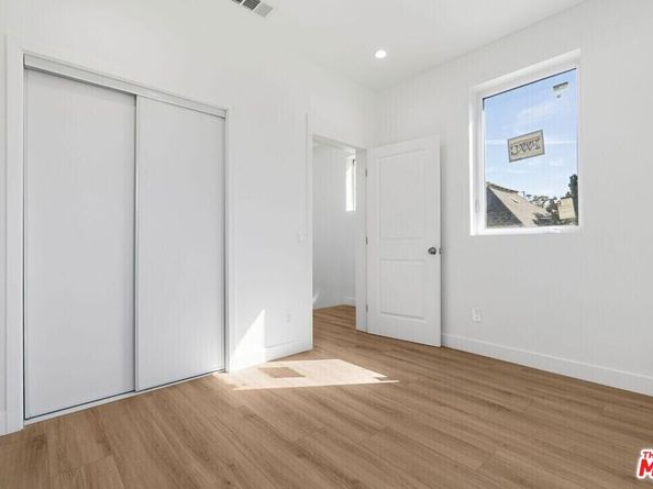 1955 Bonsallo Avenue, Los Angeles CA 90007