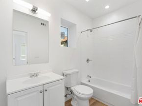 1955 Bonsallo Avenue, Los Angeles CA 90007