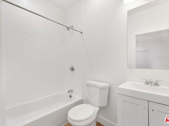 1955 Bonsallo Avenue, Los Angeles CA 90007