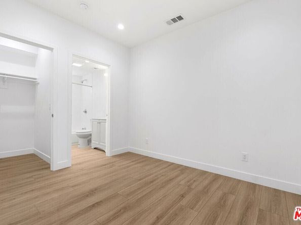 1955 Bonsallo Avenue, Los Angeles CA 90007