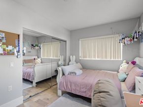 901 S Gramercy Drive 205, Los Angeles CA 90019