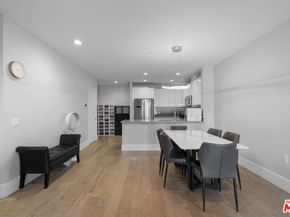 901 S Gramercy Drive 205, Los Angeles CA 90019