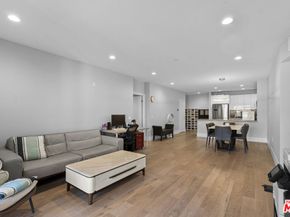 901 S Gramercy Drive 205, Los Angeles CA 90019