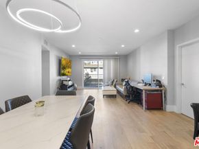 901 S Gramercy Drive 205, Los Angeles CA 90019