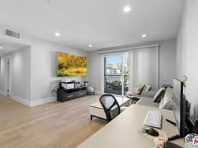 901 S Gramercy Drive 205, Los Angeles CA 90019