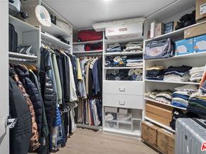 901 S Gramercy Drive 205, Los Angeles CA 90019
