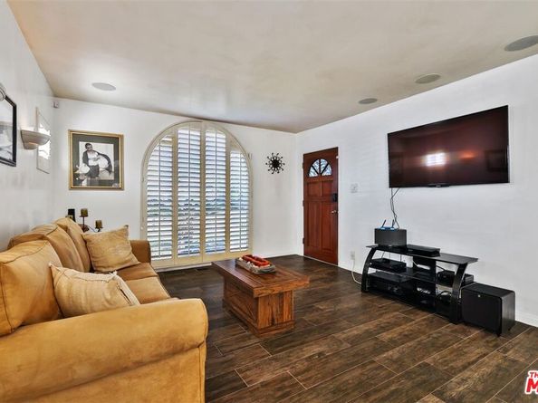 5922 6th Avenue, Los Angeles CA 90043
