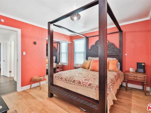 5922 6th Avenue, Los Angeles CA 90043