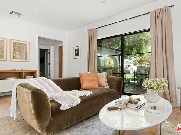 4935 Agnes Avenue, Valley Village CA 91607