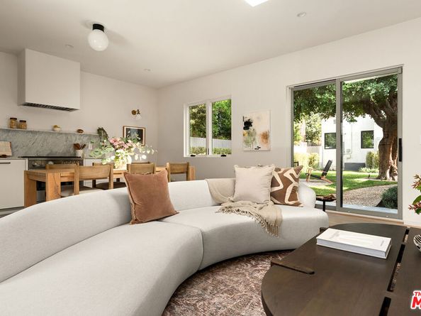 4935 Agnes Avenue, Valley Village CA 91607