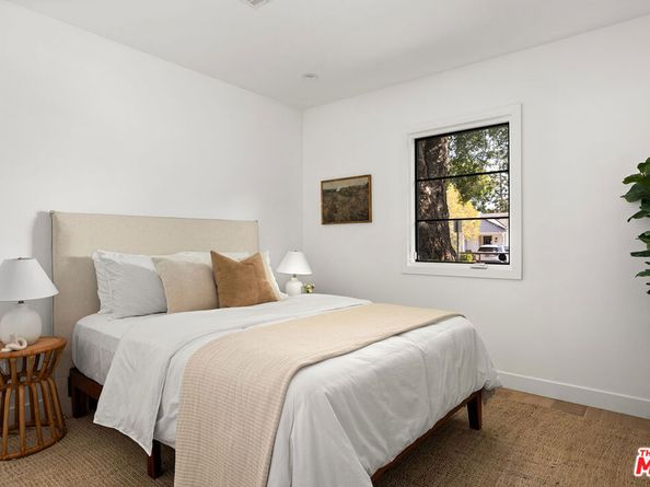 4935 Agnes Avenue, Valley Village CA 91607