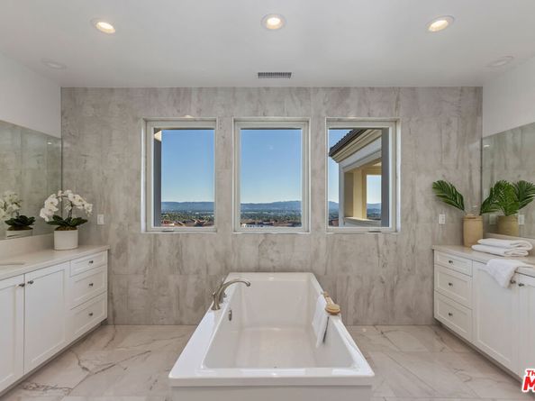20162 W Cromwell Way, Porter Ranch CA 91326