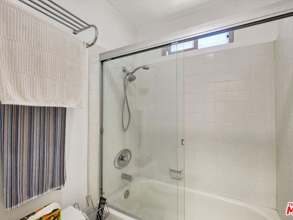11732 Moorpark Street J, Studio City CA 91604
