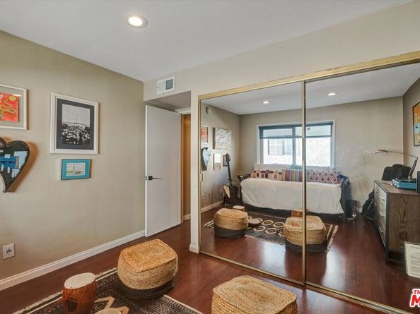 11732 Moorpark Street J, Studio City CA 91604