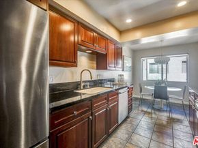 11732 Moorpark Street J, Studio City CA 91604