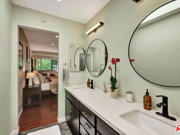 11732 Moorpark Street J, Studio City CA 91604