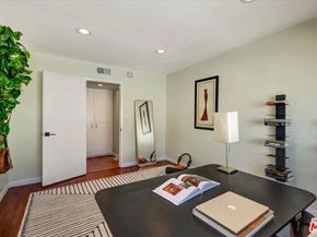 11732 Moorpark Street J, Studio City CA 91604