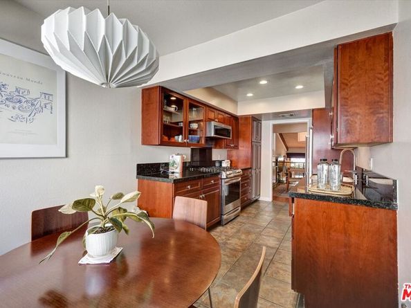 11732 Moorpark Street J, Studio City CA 91604