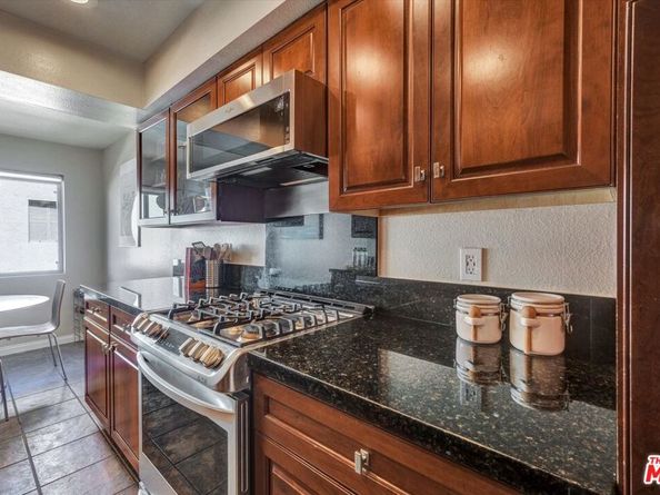 11732 Moorpark Street J, Studio City CA 91604