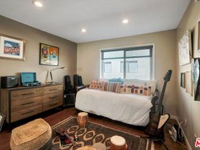 11732 Moorpark Street J, Studio City CA 91604