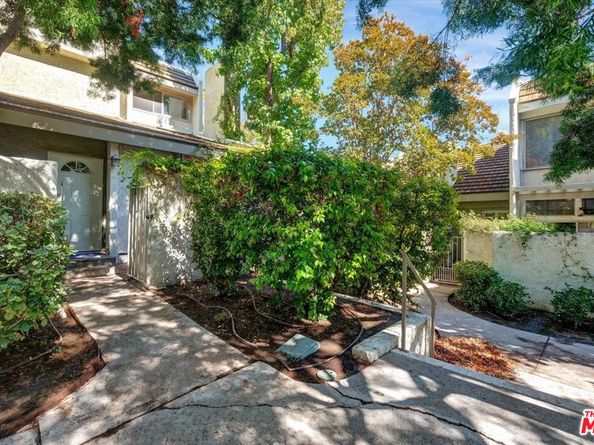 11732 Moorpark Street J, Studio City CA 91604