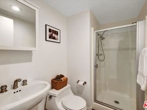 11732 Moorpark Street J, Studio City CA 91604