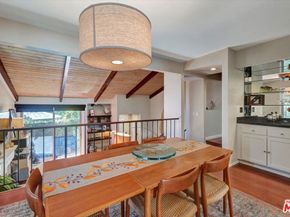 11732 Moorpark Street J, Studio City CA 91604