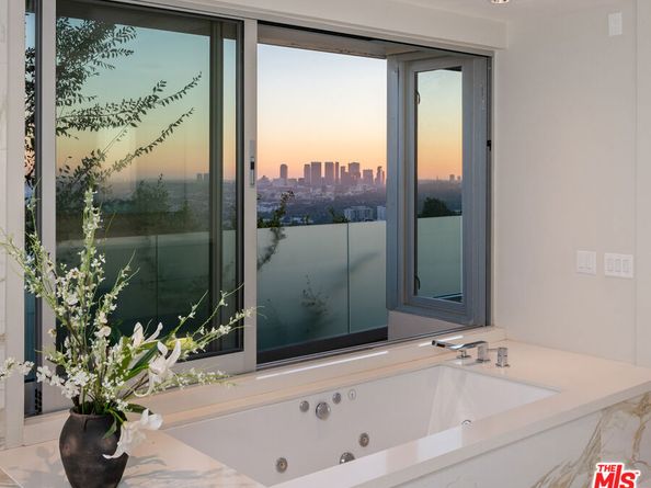 8515 Hedges Way, Los Angeles CA 90069