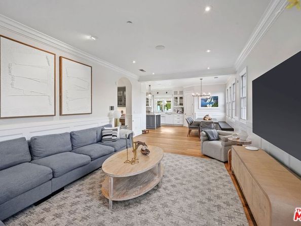 3685 Benedict Canyon Lane, Sherman Oaks CA 91423