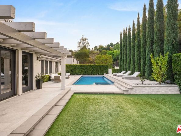 3685 Benedict Canyon Lane, Sherman Oaks CA 91423