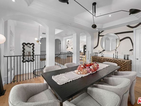 3685 Benedict Canyon Lane, Sherman Oaks CA 91423
