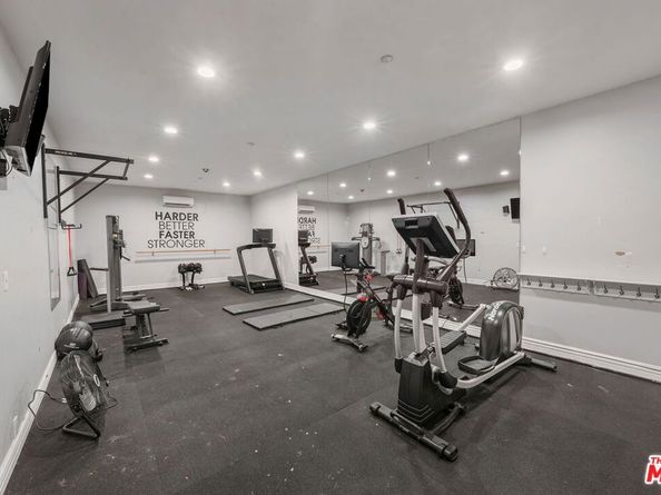 3685 Benedict Canyon Lane, Sherman Oaks CA 91423