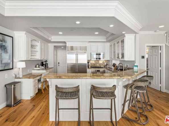 506 W Oceanfront, Newport Beach CA 92661