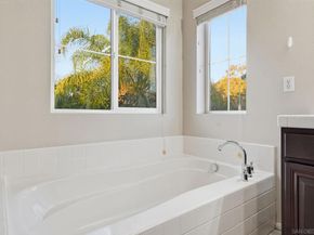 2923 Oro Blanco Cir, Escondido CA 92027