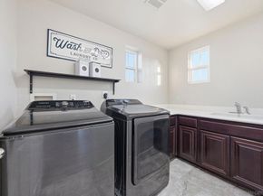 2923 Oro Blanco Cir, Escondido CA 92027