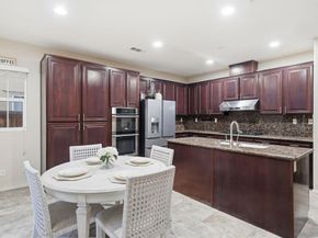 2923 Oro Blanco Cir, Escondido CA 92027