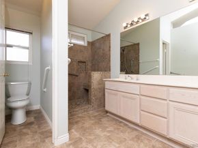 622 Creekside Ave, Oceanside CA 92057