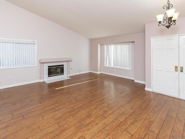 622 Creekside Ave, Oceanside CA 92057