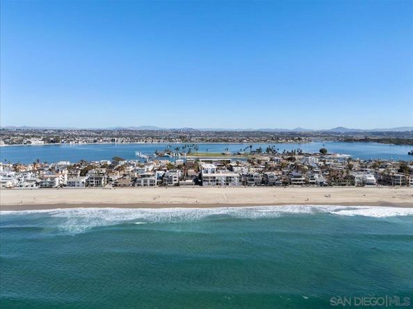 3755 Ocean Front Walk 18, San Diego CA 92109